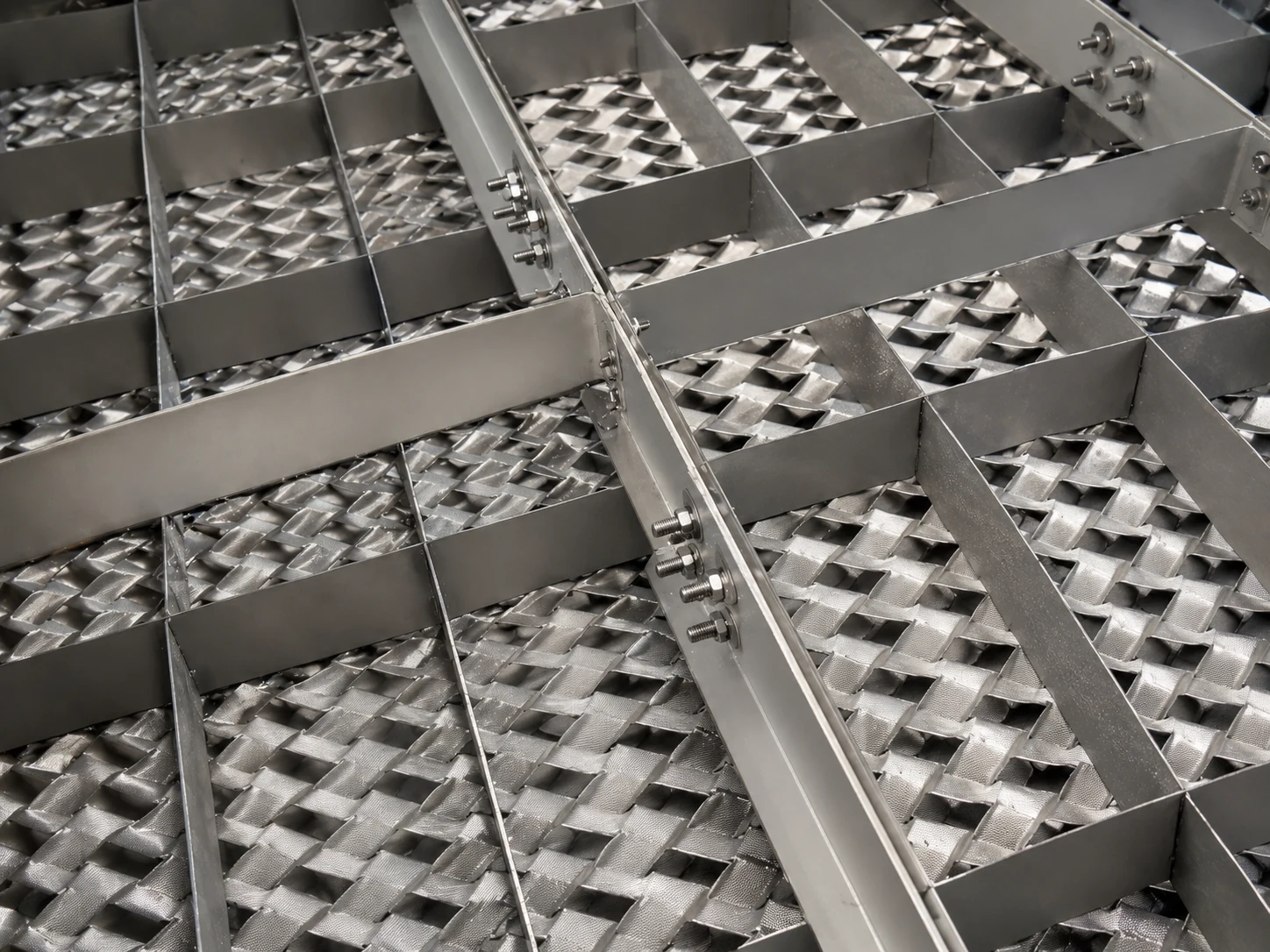 Mass Transfer hardware and replacement parts for column maintenance
